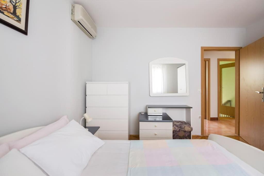 Holiday Home Goranka Zmijavci Екстер'єр фото